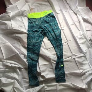 NWOT Women’s Nike Pro Dri-fit Leggings